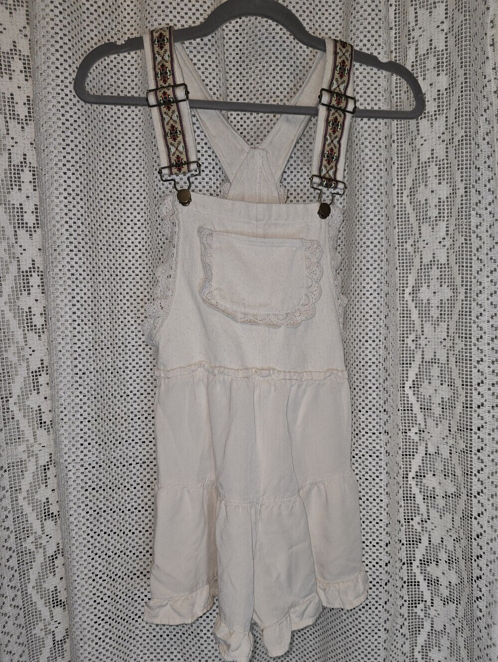 Eesome Lace Trimmed Tiered Sleeveless Romper Overalls Oatmeal, Womems Med